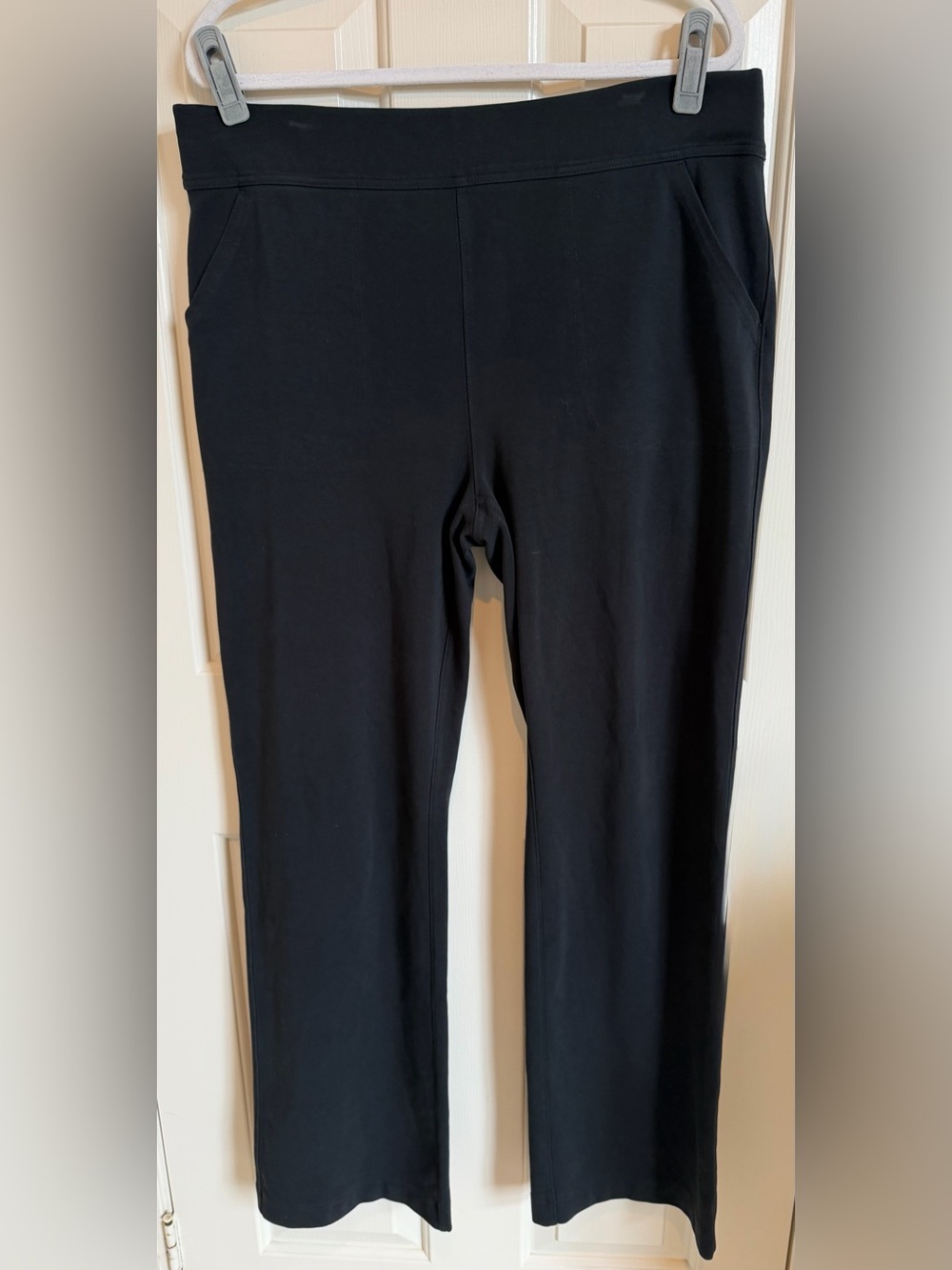 Duluth Bootleg Legging Pants. Black Size XL Tall 33 inseam. W/ Pockets Very GUC